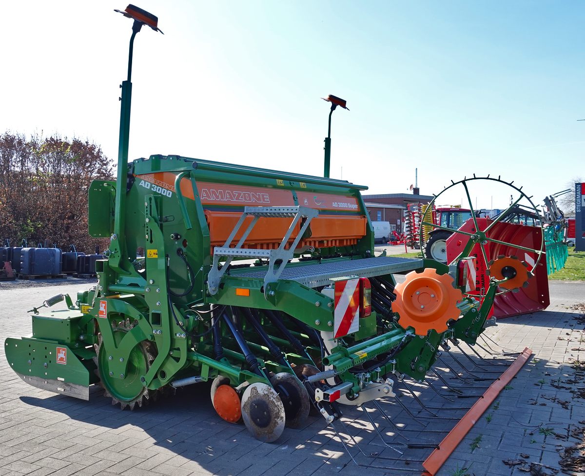 Amazone Aufbaudrillmaschine AD 3000 Super Kreiselgrubber KG 3000 Super Drillkombination Amazone Aufbaudrillmaschine AD 3000 Super Kreiselgrubber KG 3000 Super Drillkombination