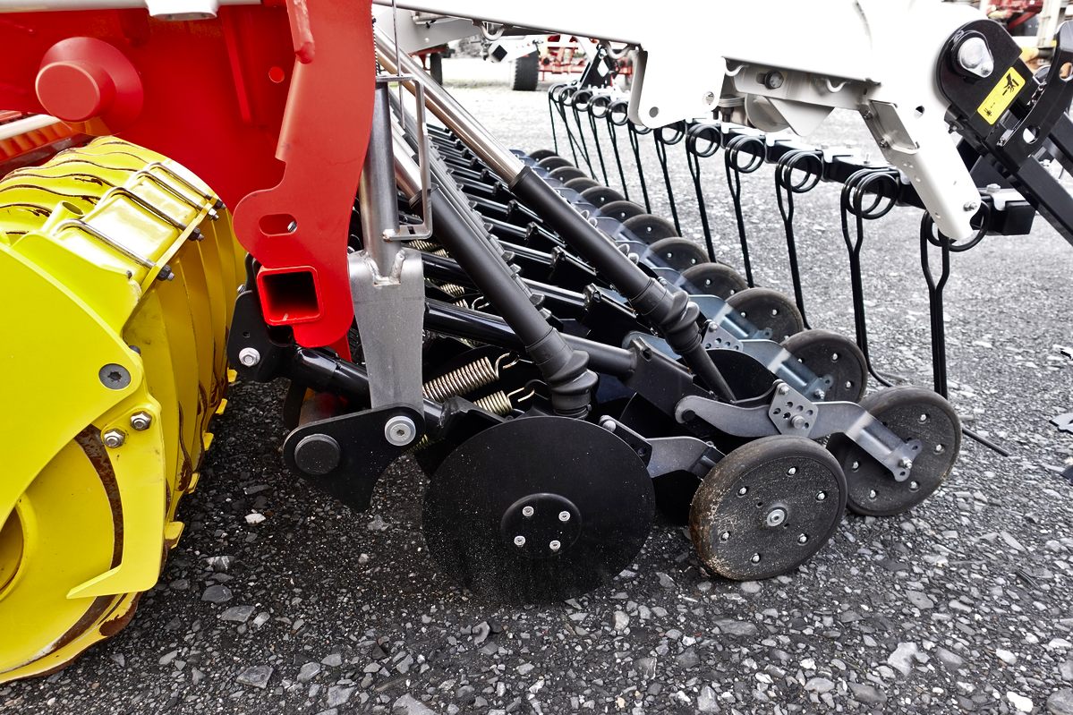Drillmaschinenkombination Pöttinger Vitasem 302A mit Lion 3002 Kreiselegge Drillmaschinenkombination Pöttinger Vitasem 302A mit Lion 3002 Kreiselegge