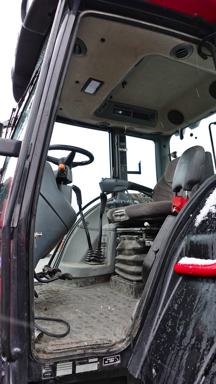 Valtra T191 HiTech mit Fronthydraulik Valtra T191 HiTech mit Fronthydraulik
