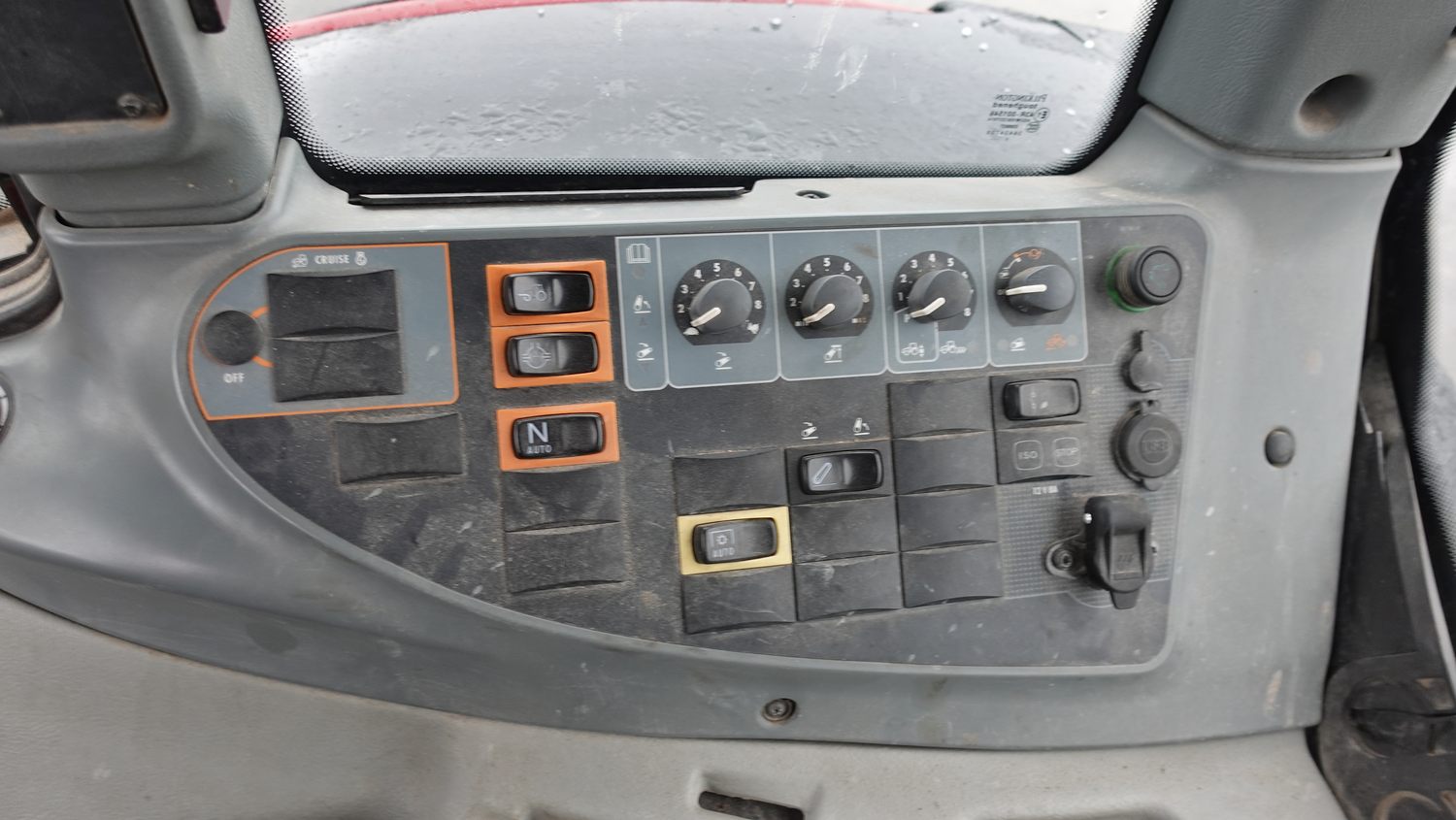 Valtra T191 HiTech mit Fronthydraulik Valtra T191 HiTech mit Fronthydraulik