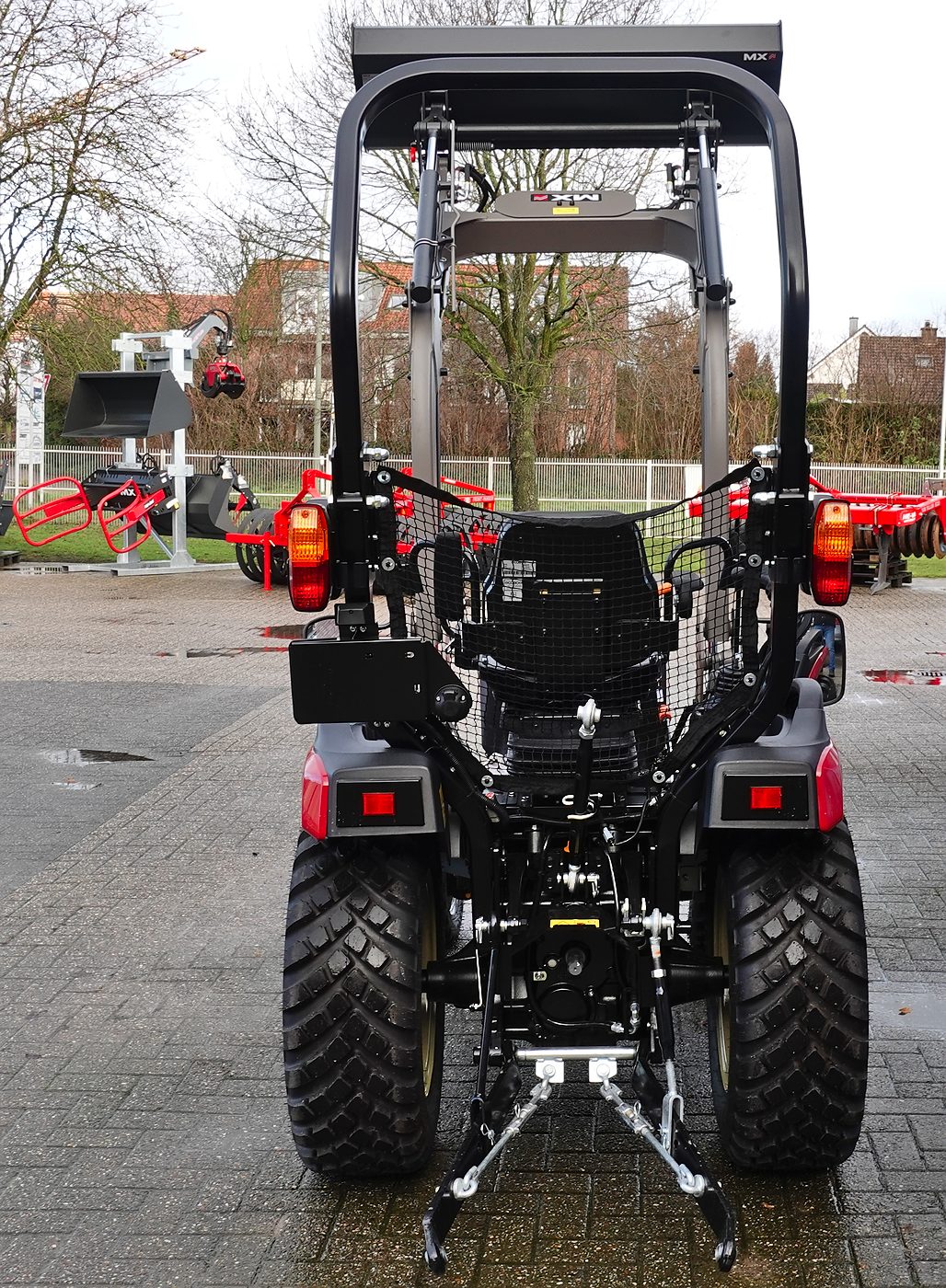 Kompakttrecker Yanmar SA424V-R mit Frontlader MX C3 und Schaufel Kompakttrecker Yanmar SA424V-R mit Frontlader MX C3 und Schaufel