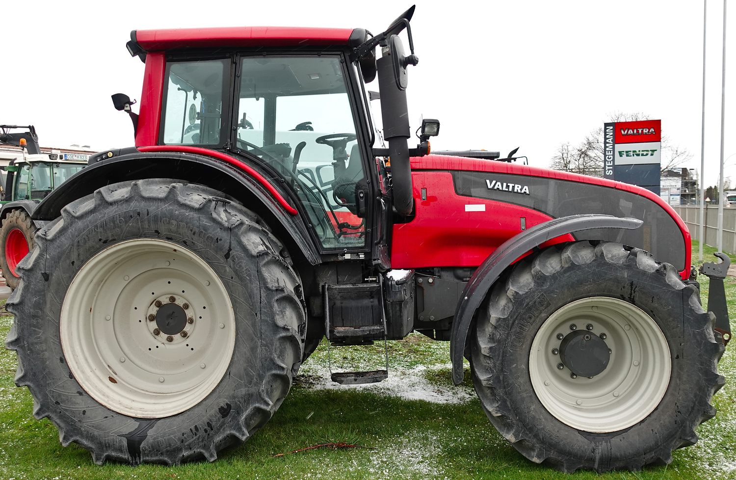 Valtra T191 HiTech mit Fronthydraulik Valtra T191 HiTech mit Fronthydraulik