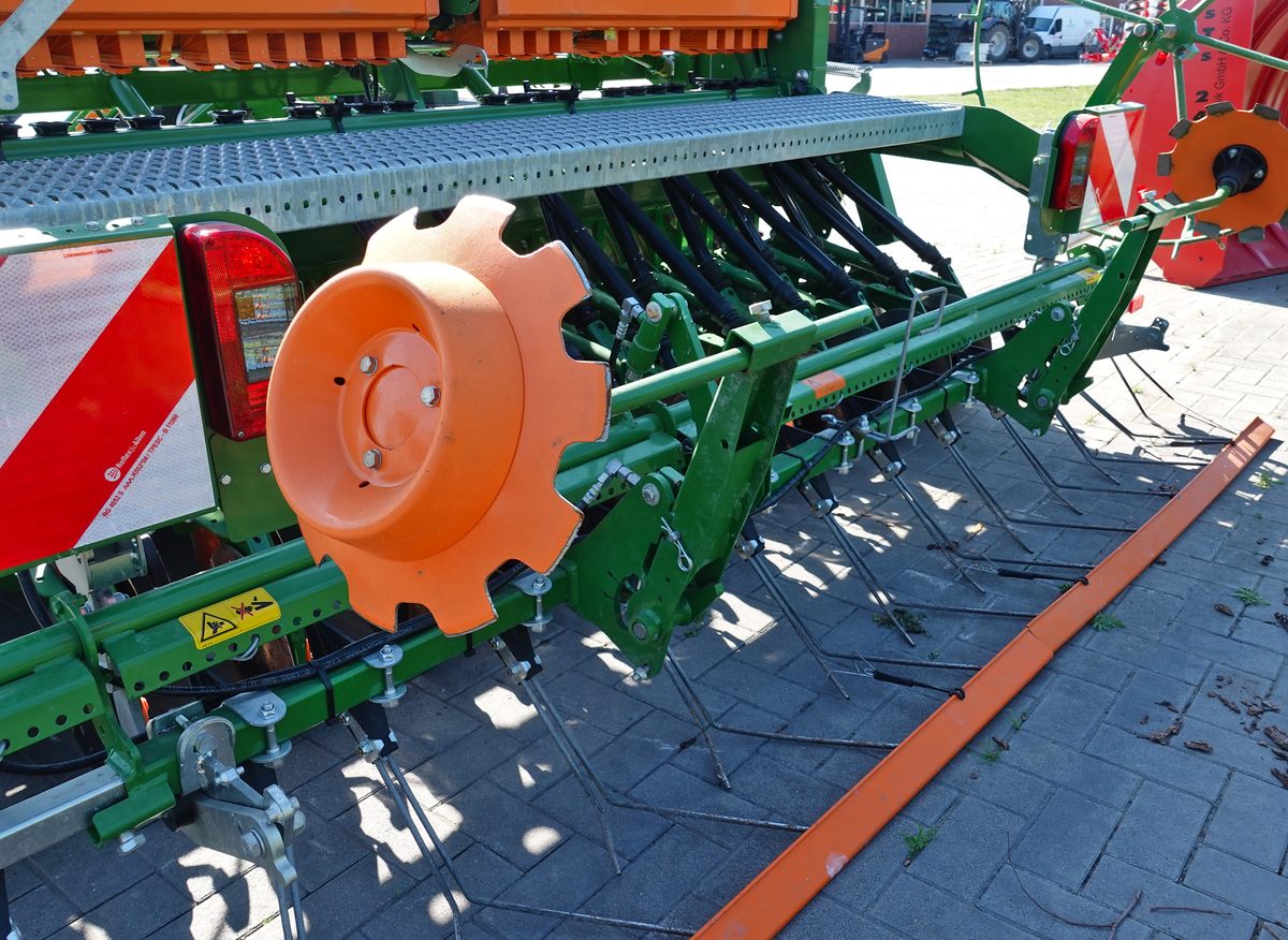 Amazone Aufbaudrillmaschine AD 3000 Super Kreiselgrubber KG 3000 Super Drillkombination Amazone Aufbaudrillmaschine AD 3000 Super Kreiselgrubber KG 3000 Super Drillkombination