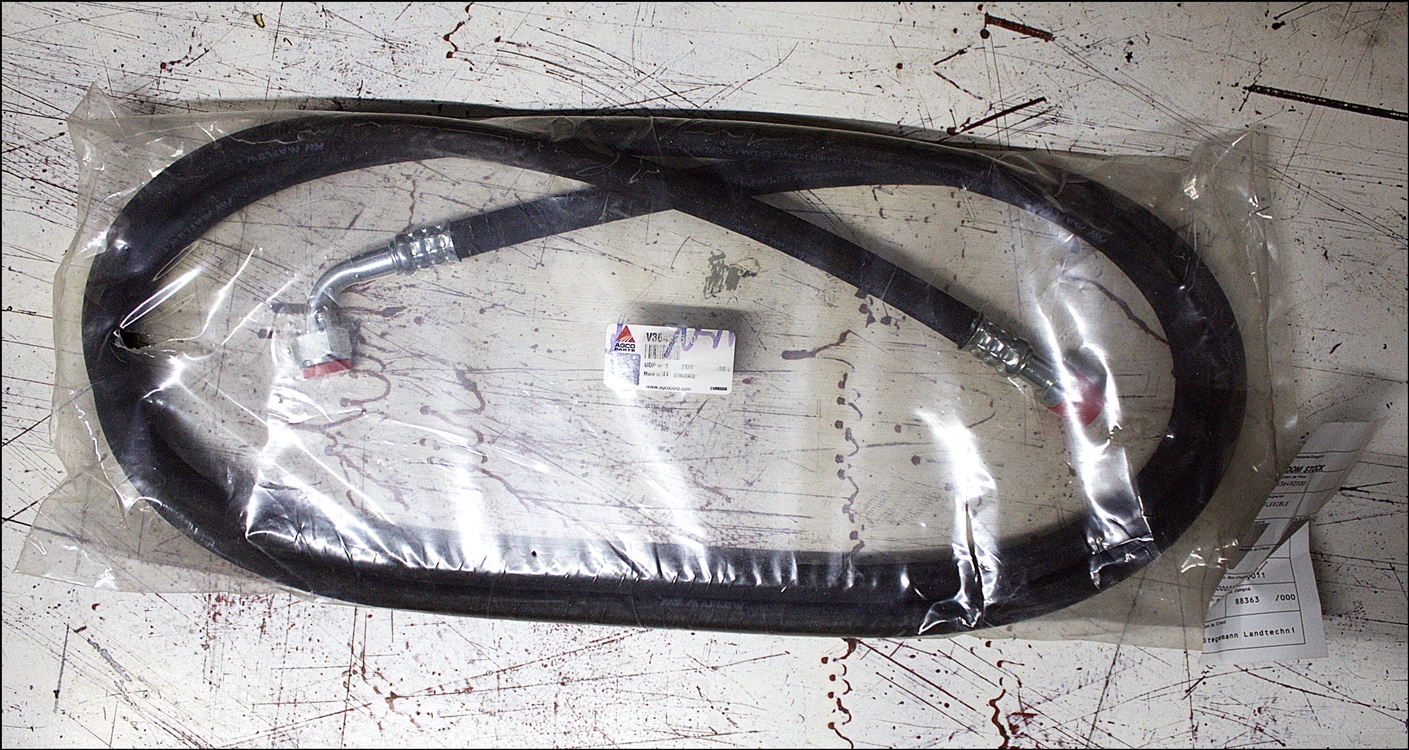 Valtra V36492500 Schlauch Valtra V36492500 Schlauch