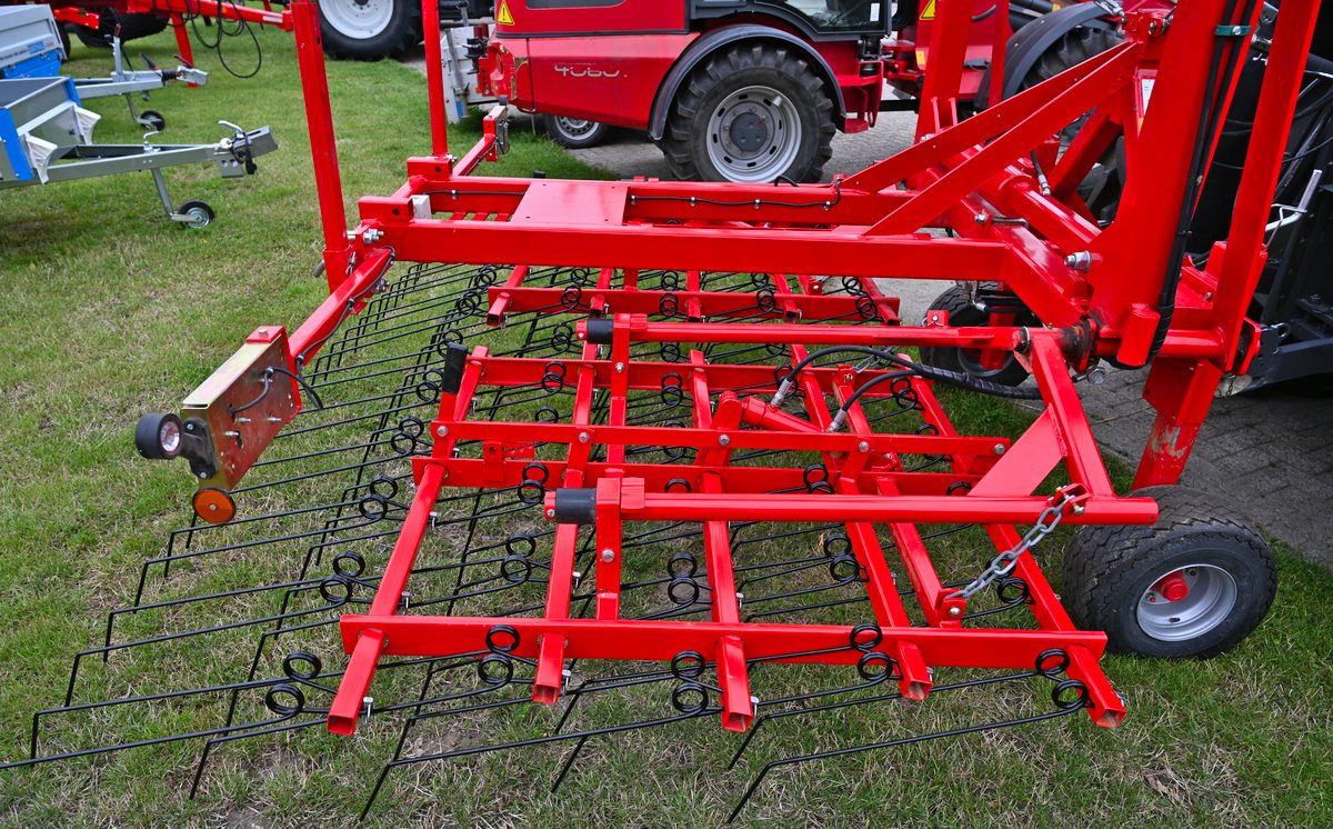 HE-VA Weeder HD Pflegestriegel 9 Meter HE-VA Weeder HD Pflegestriegel 9 Meter