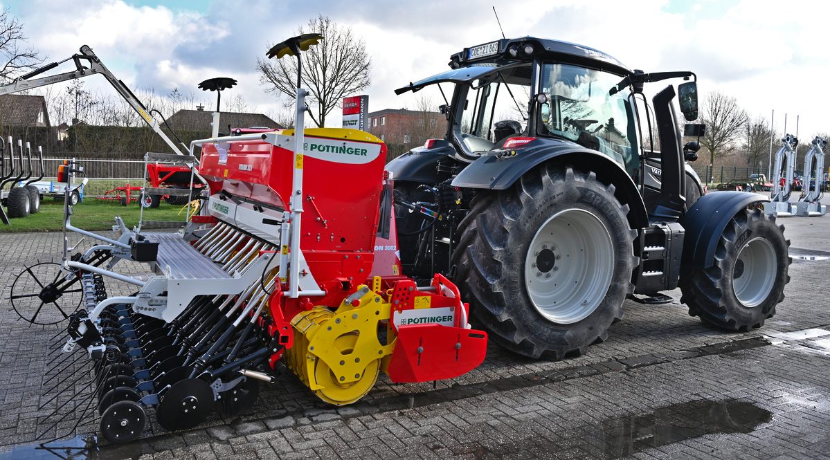 Drillmaschinenkombination Pöttinger Vitasem 302A mit Lion 3002 Kreiselegge Drillmaschinenkombination Pöttinger Vitasem 302A mit Lion 3002 Kreiselegge