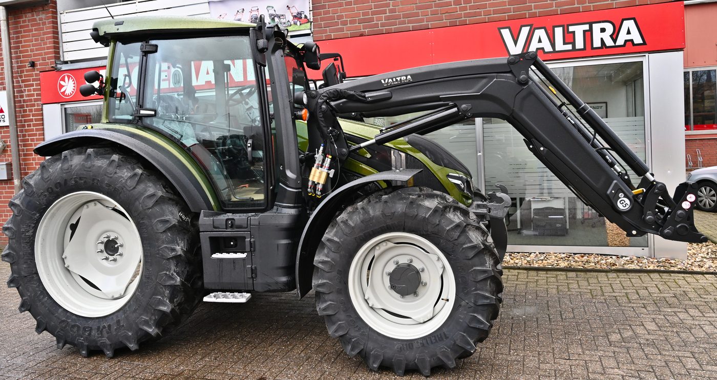VALTRA G125 Activ mit Frontlader und Frontkraftheber VALTRA G125 Activ mit Frontlader und Frontkraftheber
