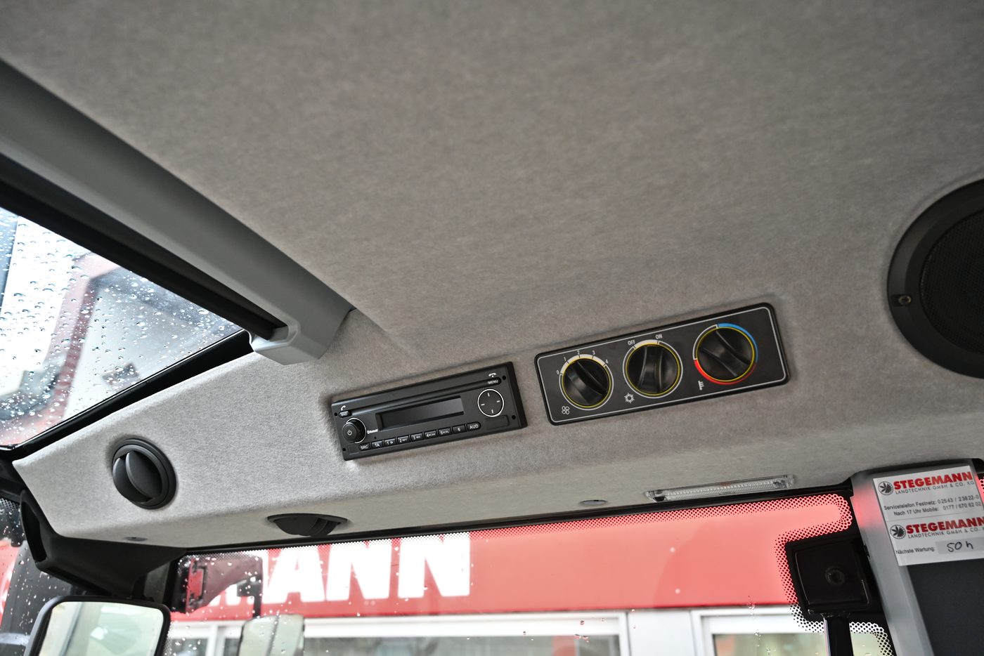 VALTRA G125 Activ mit Frontlader und Frontkraftheber VALTRA G125 Activ mit Frontlader und Frontkraftheber