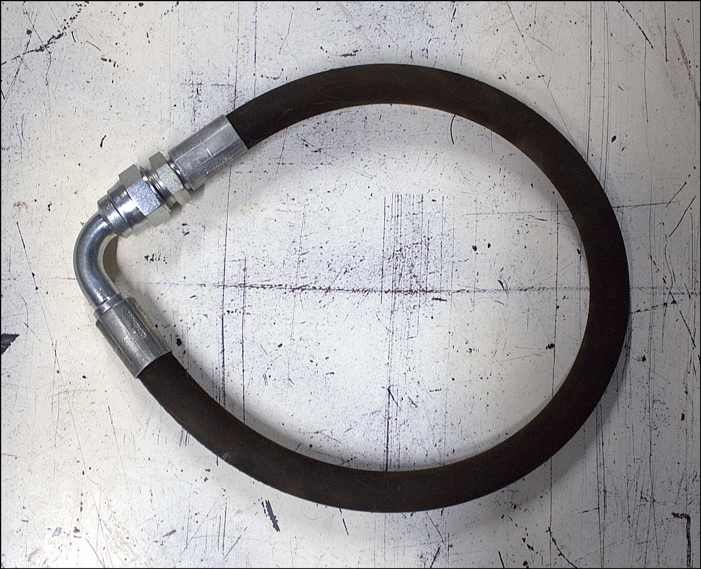 Valtra V39049400 Schlauch Valtra V39049400 Schlauch