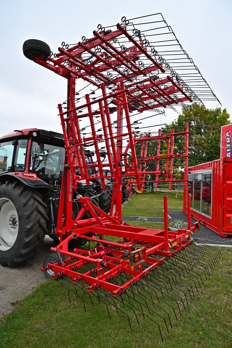 HE-VA Weeder HD Pflegestriegel 9 Meter HE-VA Weeder HD Pflegestriegel 9 Meter