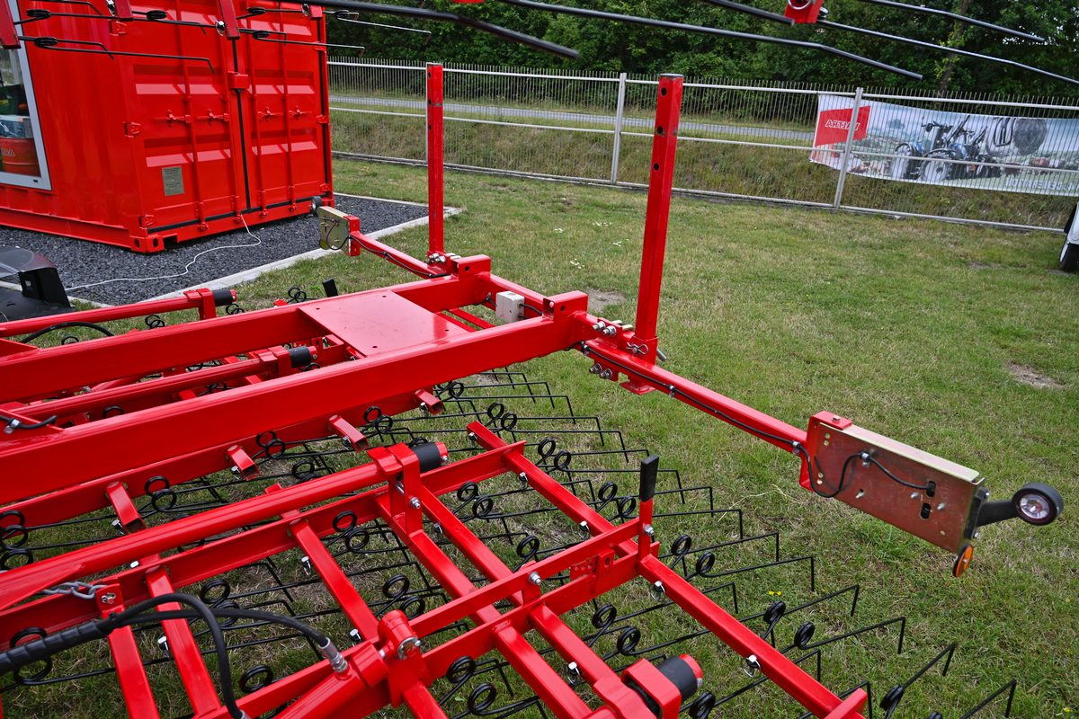 HE-VA Weeder HD Pflegestriegel 9 Meter HE-VA Weeder HD Pflegestriegel 9 Meter