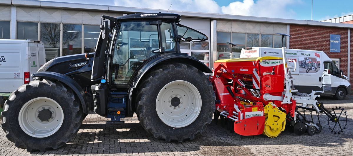 Drillmaschinenkombination Pöttinger Vitasem 302A mit Lion 3002 Kreiselegge Drillmaschinenkombination Pöttinger Vitasem 302A mit Lion 3002 Kreiselegge