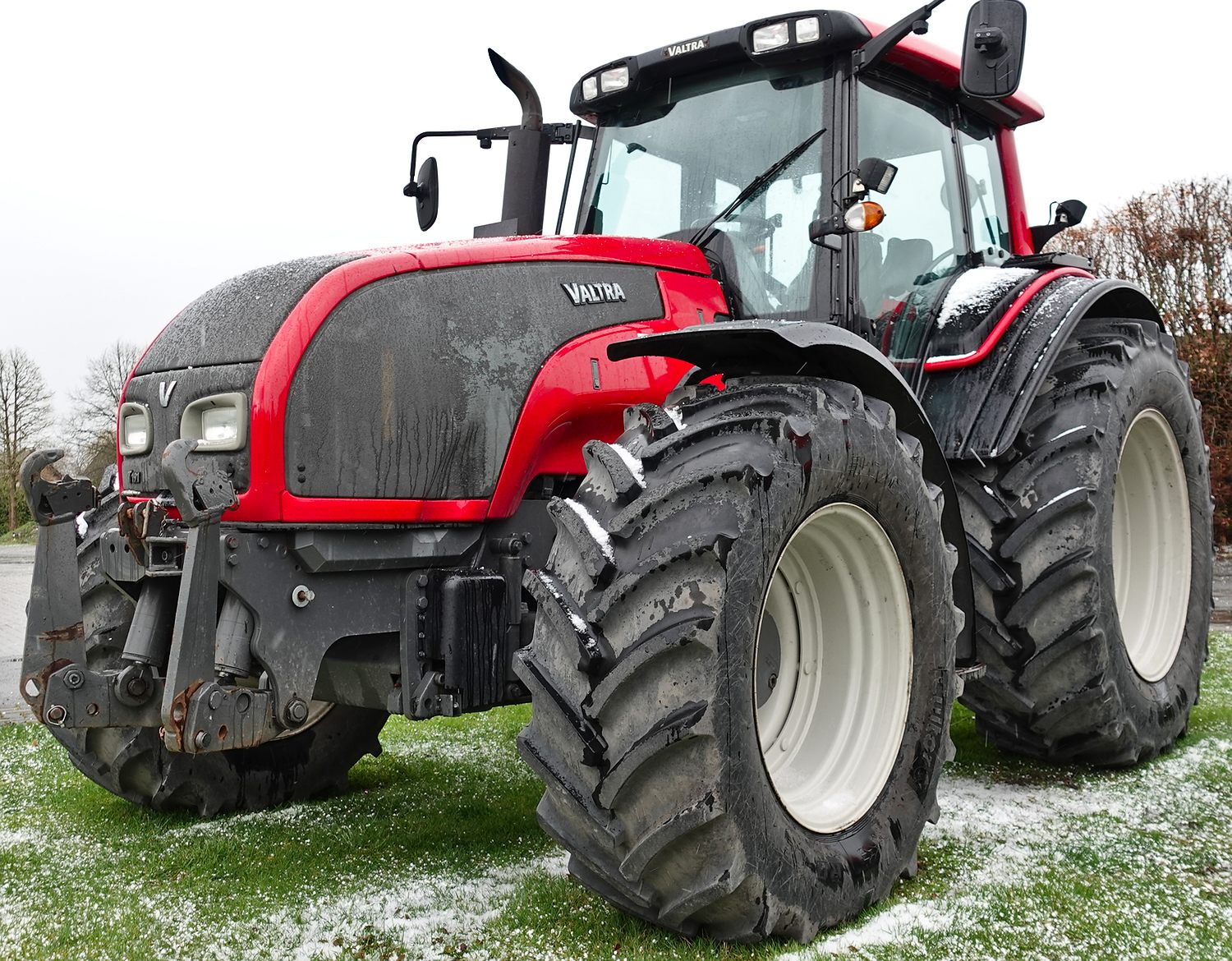 Valtra T191 HiTech mit Fronthydraulik Valtra T191 HiTech mit Fronthydraulik