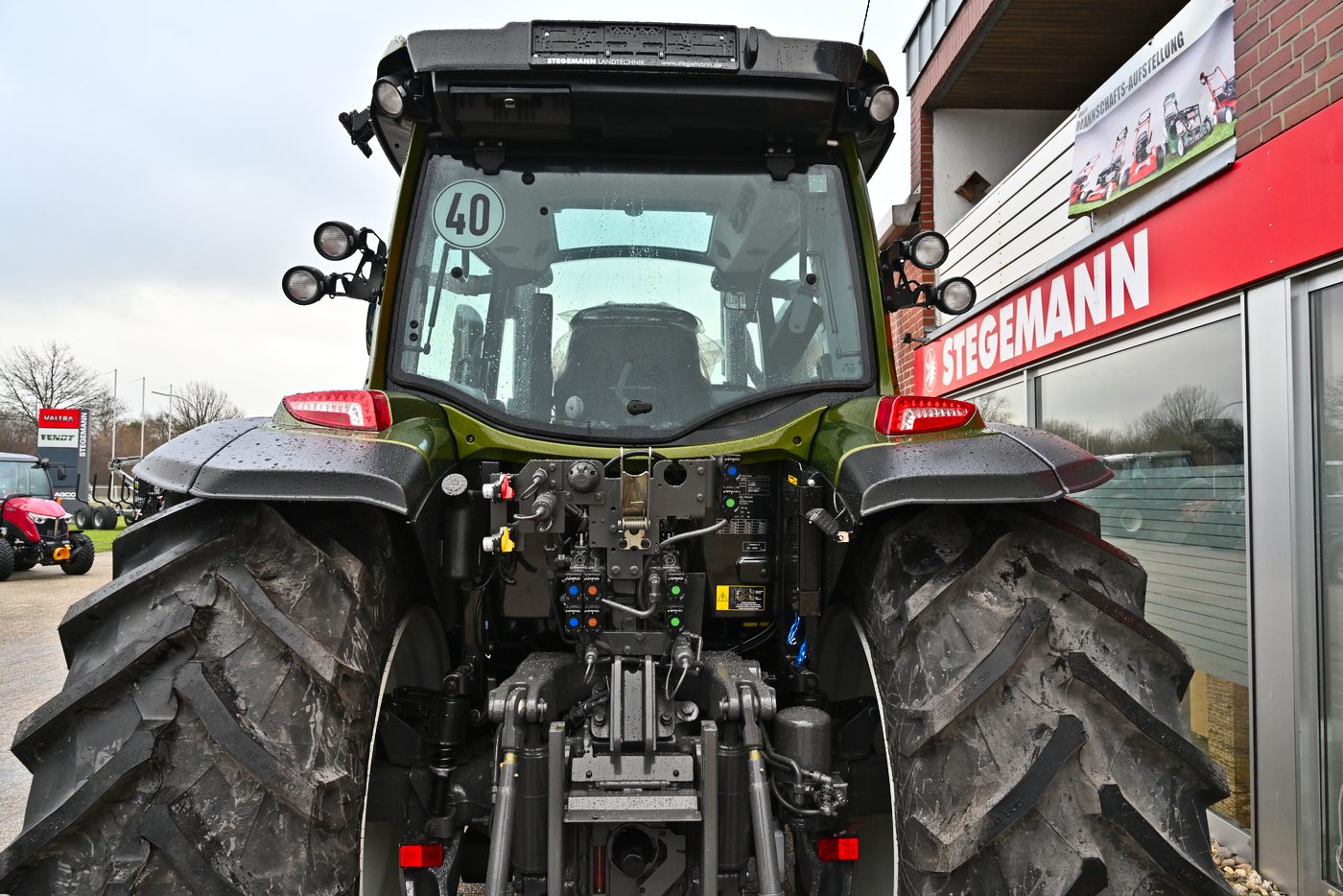 VALTRA G125 Activ mit Frontlader und Frontkraftheber VALTRA G125 Activ mit Frontlader und Frontkraftheber