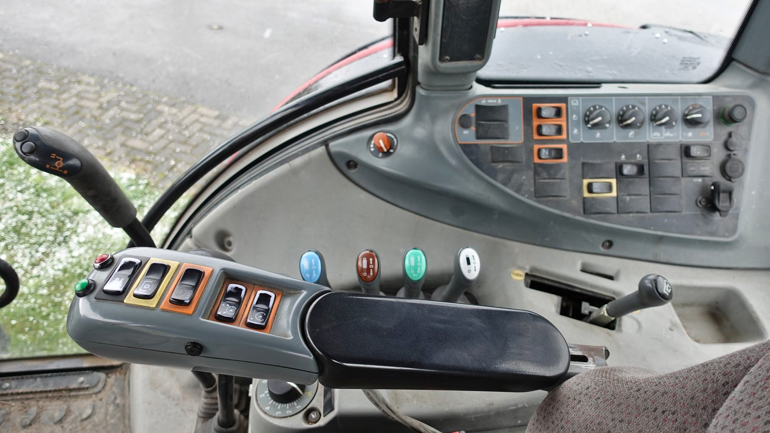 Valtra T191 HiTech mit Fronthydraulik Valtra T191 HiTech mit Fronthydraulik