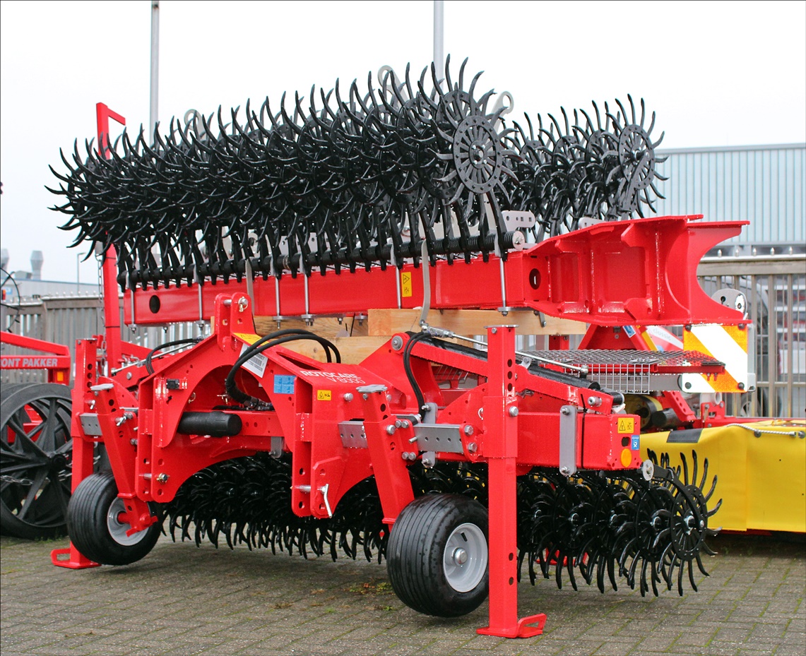 Pöttinger Rollhacke Rotocar 8000 V