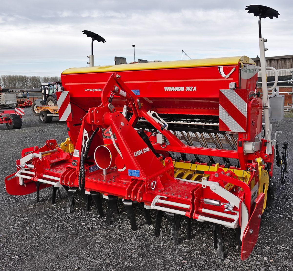 Drillmaschinenkombination Pöttinger Vitasem 302A mit Lion 3002 Kreiselegge Drillmaschinenkombination Pöttinger Vitasem 302A mit Lion 3002 Kreiselegge