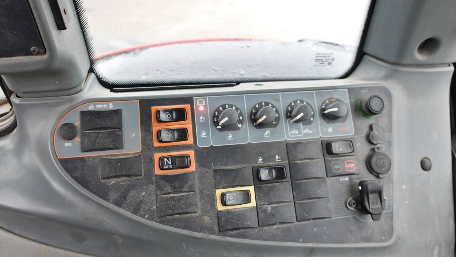 Valtra T191 HiTech mit Fronthydraulik Valtra T191 HiTech mit Fronthydraulik