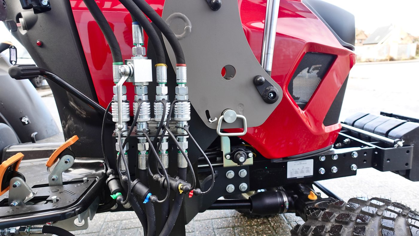 Kompakttrecker Yanmar SA424V-R mit Frontlader MX C3 und Schaufel Kompakttrecker Yanmar SA424V-R mit Frontlader MX C3 und Schaufel