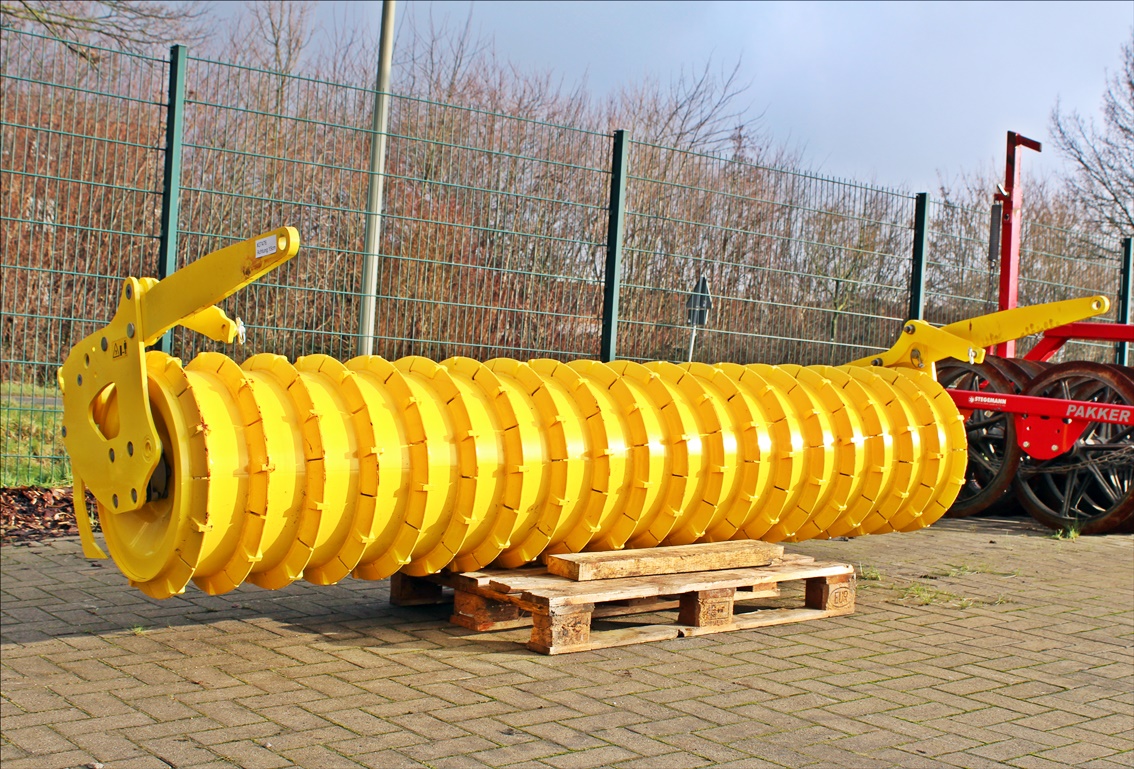 Pöttinger Prismenpackerwalze 3 Meter